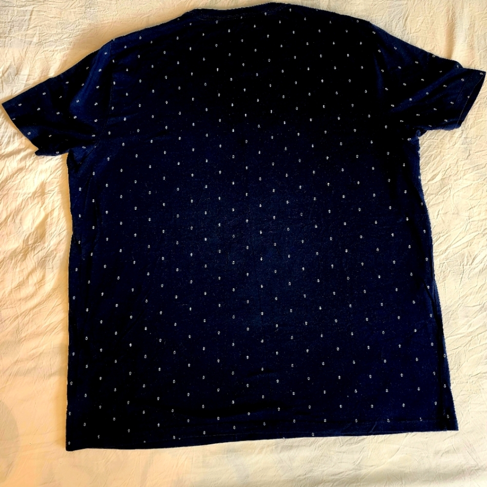 Old Navy Men's T-shirt Dark Blue White Anchors